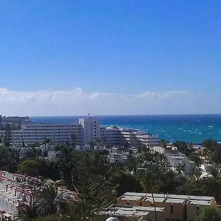 公寓 Pretty Little Penthouse, Sea Front, 2 Pool