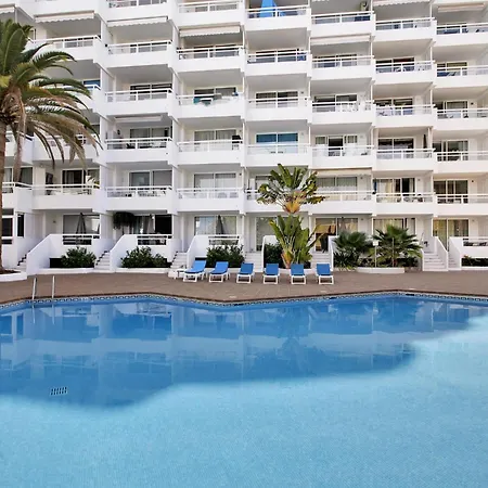 Pretty Little Penthouse, Sea Front, 2 Pool 公寓